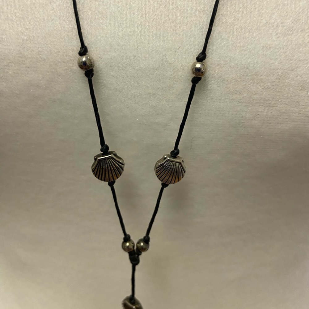 Three long necklaces in excellent condition. Rarely worn. - Picture 4 of 16